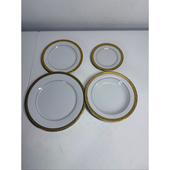 VNG Gold Buffet Royal Gallery Set 4 Rimmed Plates 1991 MDP Macy's Dept Store - Picture 1 of 12
